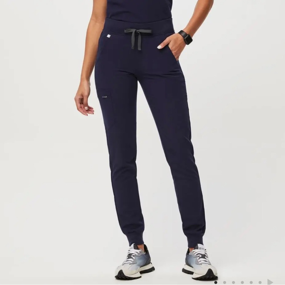 Women's Small Zamora Jogger Scrub Pants Figs